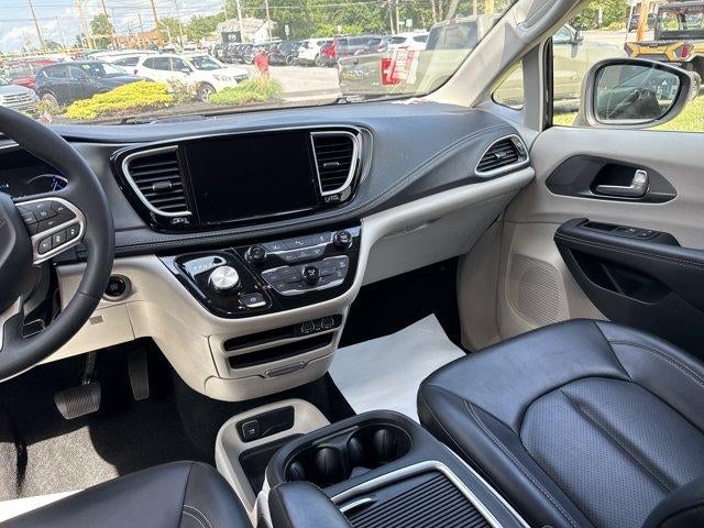 2023 Chrysler Pacifica Hybrid Touring L FWD