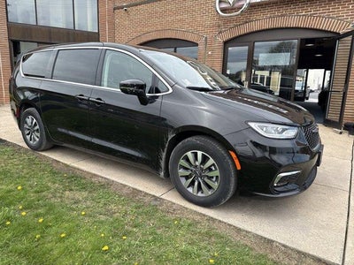 2023 Chrysler Pacifica Hybrid Touring L FWD