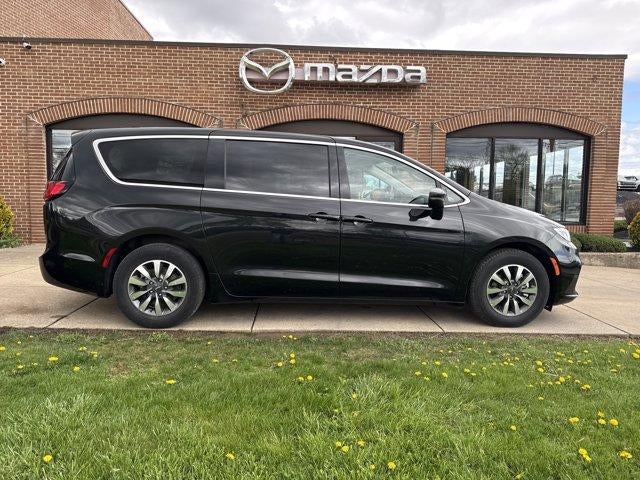 2023 Chrysler Pacifica Hybrid Touring L FWD