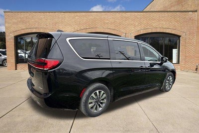 2023 Chrysler Pacifica Hybrid Touring L FWD