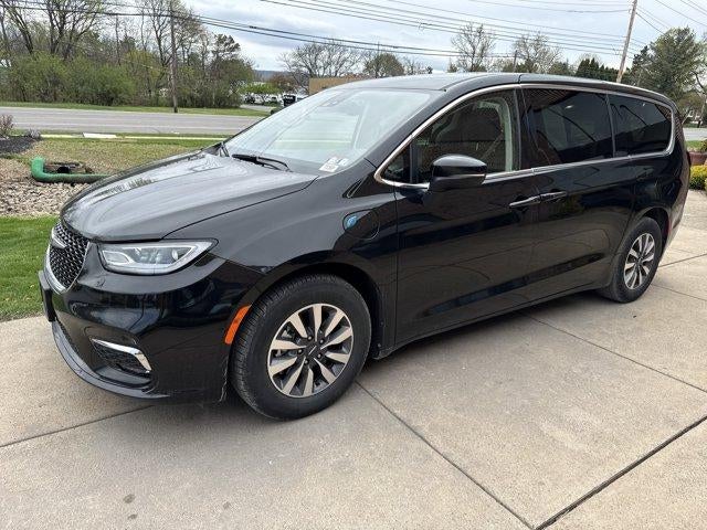 2023 Chrysler Pacifica Hybrid Touring L FWD