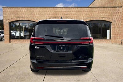 2023 Chrysler Pacifica Hybrid Touring L FWD