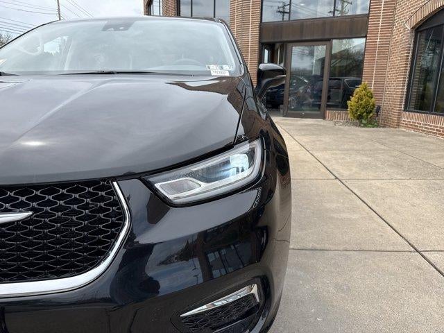 2023 Chrysler Pacifica Hybrid Touring L FWD