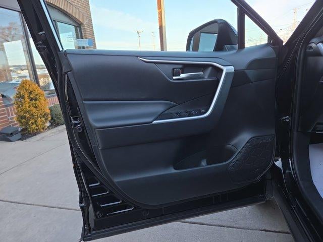 2025 Toyota RAV4 XLE AWD (Natl)