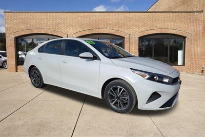 2023 Kia Forte LXS IVT