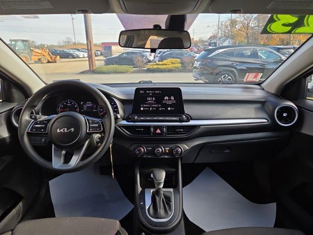 2023 Kia Forte LXS IVT