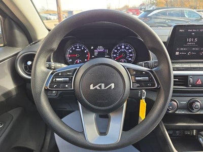 2023 Kia Forte LXS IVT