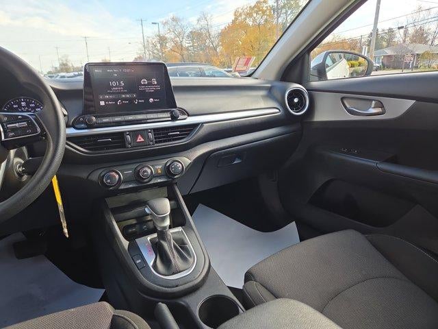 2023 Kia Forte LXS IVT