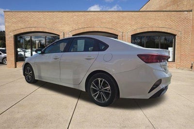 2023 Kia Forte LXS IVT