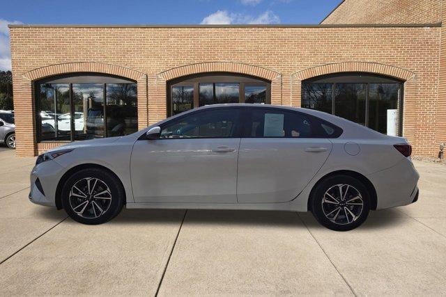 2023 Kia Forte LXS IVT