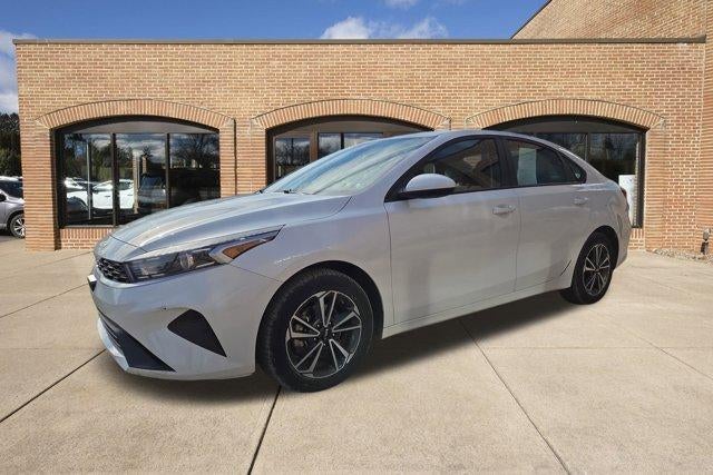 2023 Kia Forte LXS IVT
