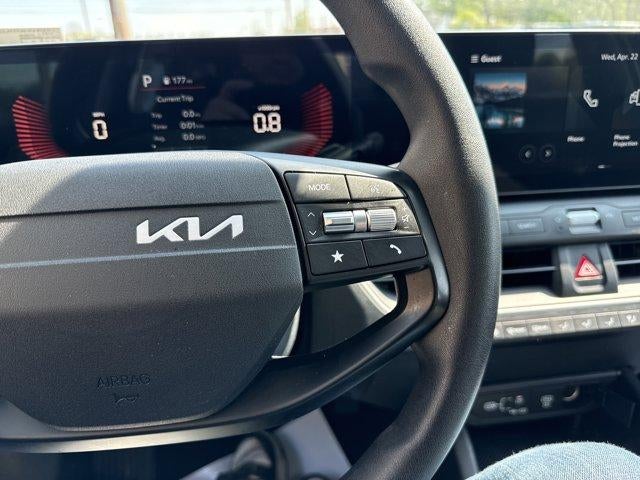2025 Kia K4 LXS FWD
