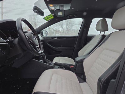 2015 Volkswagen Jetta 4dr Auto 1.8T Sport PZEV Sedan