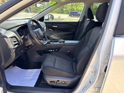 2025 Nissan Rogue AWD SV