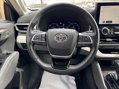 2023 Toyota Highlander Hybrid Platinum AWD (Natl)