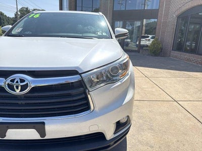 2016 Toyota Highlander AWD 4dr V6 XLE (Natl)