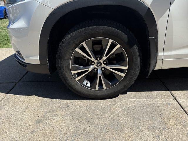 2016 Toyota Highlander AWD 4dr V6 XLE (Natl)