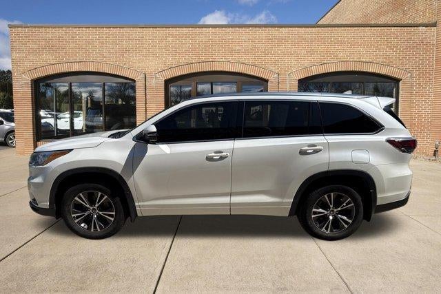2016 Toyota Highlander AWD 4dr V6 XLE (Natl)