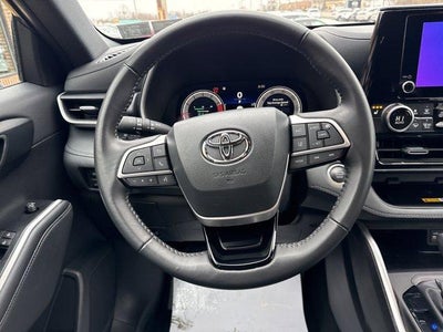 2025 Toyota Highlander XSE AWD (Natl)