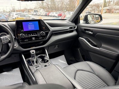 2025 Toyota Highlander XSE AWD (Natl)