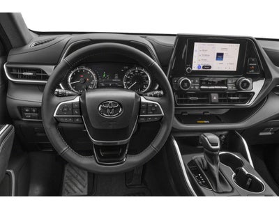 2025 Toyota Highlander LE AWD (SE)