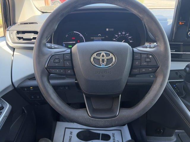 2025 Toyota Sienna LE FWD 8-Passenger (Natl)