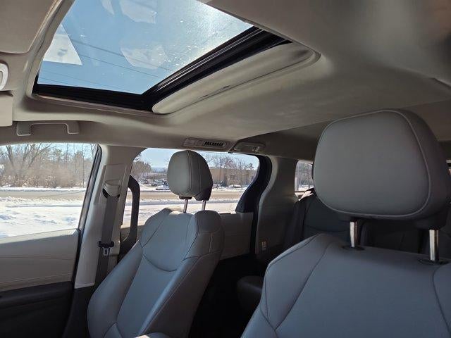 2021 Toyota Sienna XLE AWD 7-Passenger (Natl)