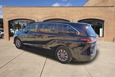 2021 Toyota Sienna XLE AWD 7-Passenger (Natl)