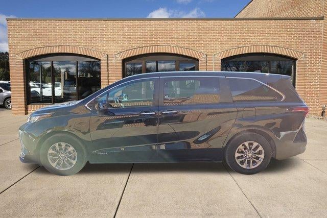 2021 Toyota Sienna XLE AWD 7-Passenger (Natl)