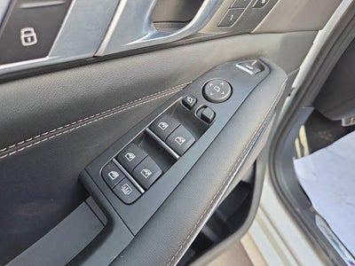 2026 BMW X7 M60i Sports Activity Vehicle