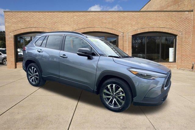 2025 Toyota Corolla Cross XLE 4WD (Natl)