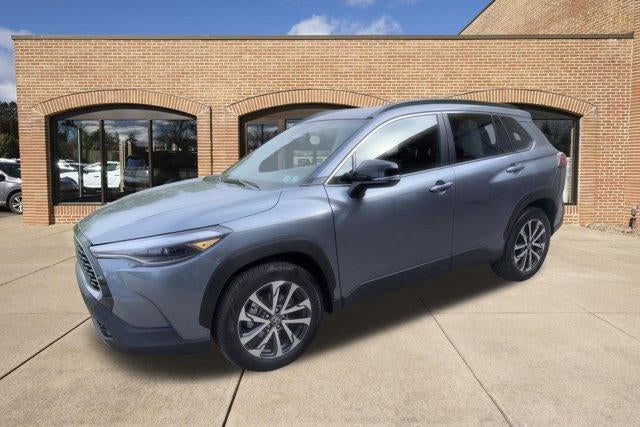 2025 Toyota Corolla Cross XLE 4WD (Natl)