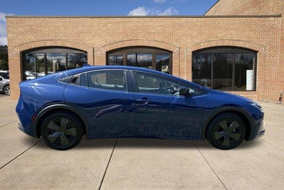 2025 Toyota Prius LE (Natl)