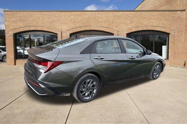 2024 Hyundai ELANTRA SEL IVT