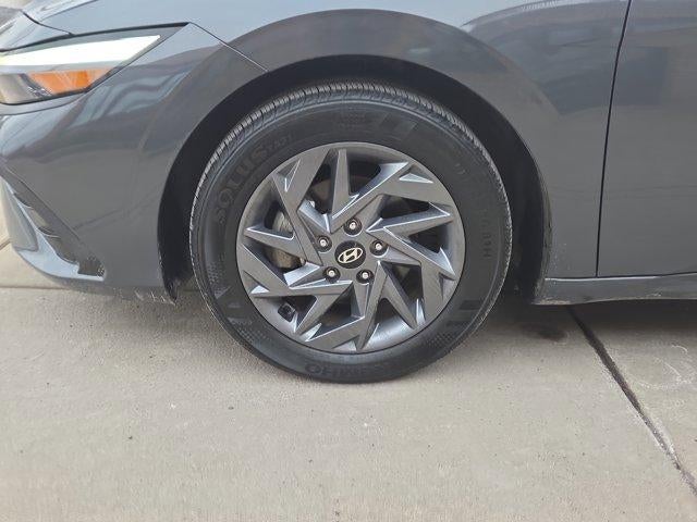 2024 Hyundai ELANTRA SEL IVT