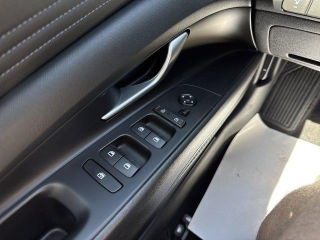 2024 Hyundai ELANTRA Limited IVT