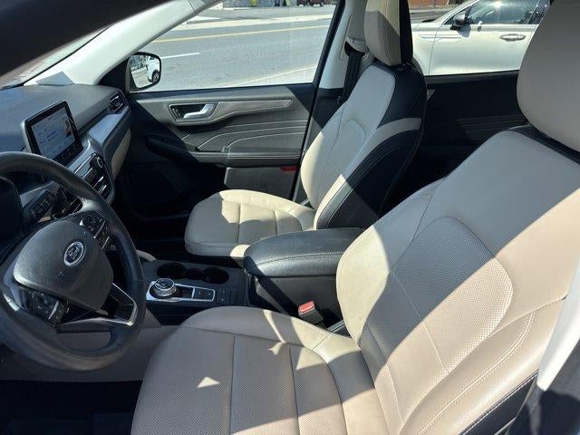 2022 Ford Escape Titanium Hybrid AWD