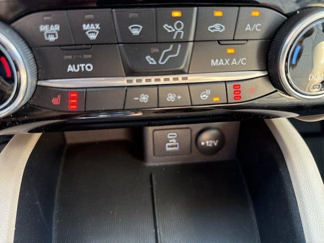 2022 Ford Escape Titanium Hybrid AWD