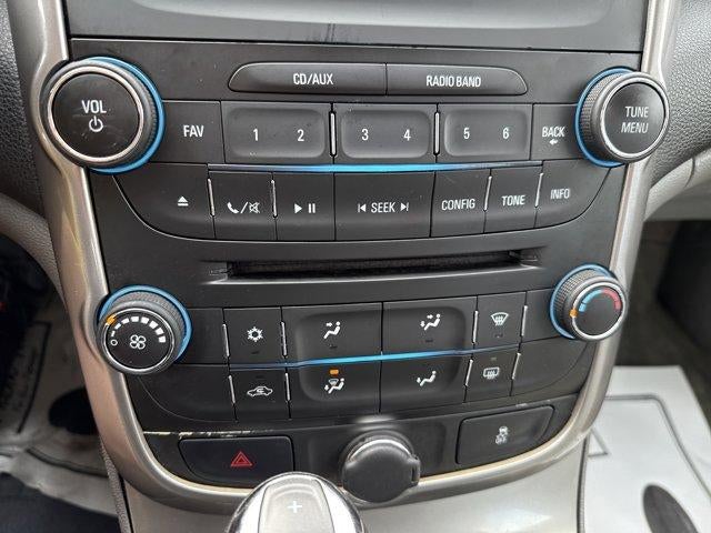 2015 Chevrolet Malibu 4dr Sdn LS w/1FL