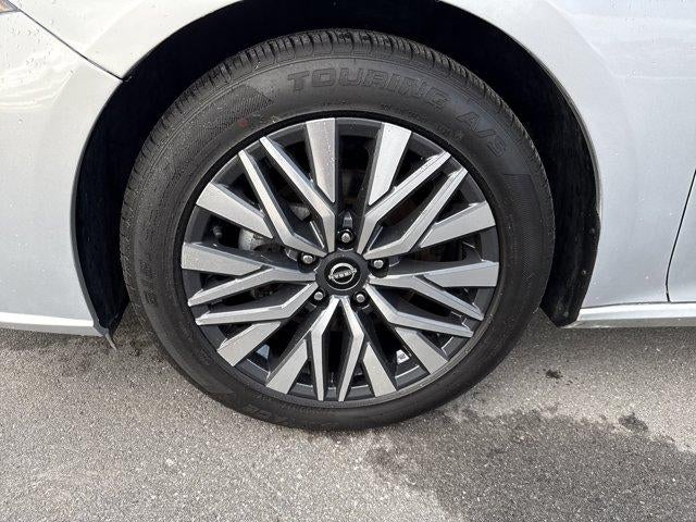 2024 Nissan Altima 2.5 SV Sedan