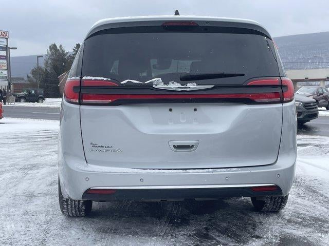 2024 Chrysler Pacifica Touring L FWD