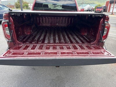 2017 GMC Sierra 1500 Crew Cab Short Box 4-Wheel Drive SLT