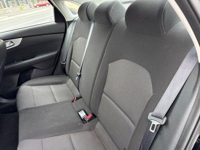 2023 Kia Forte LXS IVT