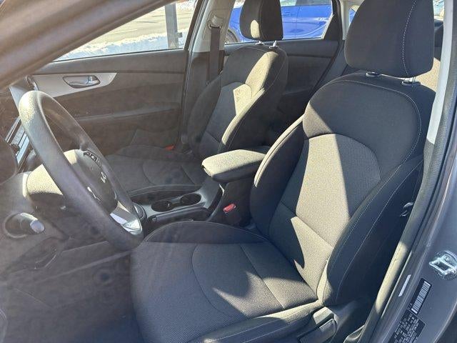 2023 Kia Forte LXS IVT