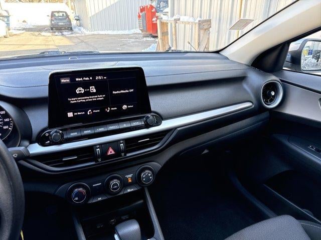 2023 Kia Forte LXS IVT