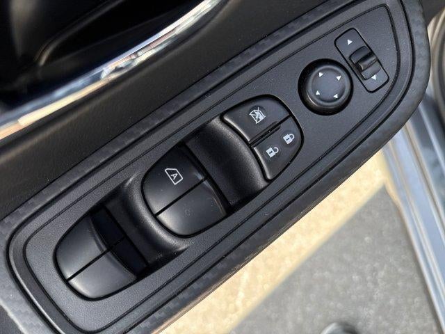 2025 Nissan Versa SV CVT