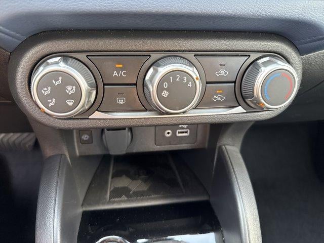 2025 Nissan Versa SV CVT