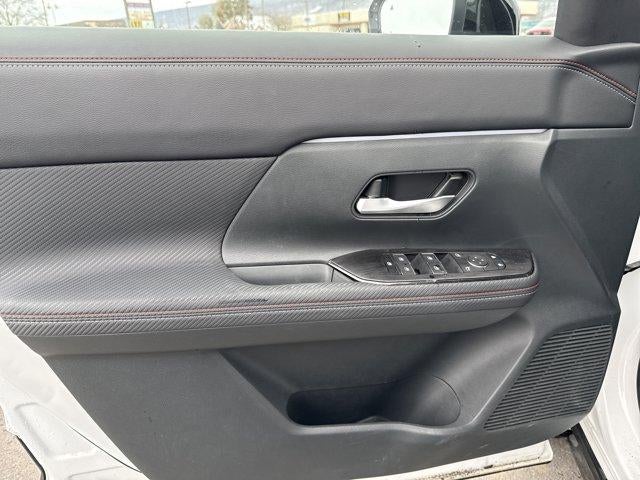 2025 Nissan Kicks SR AWD