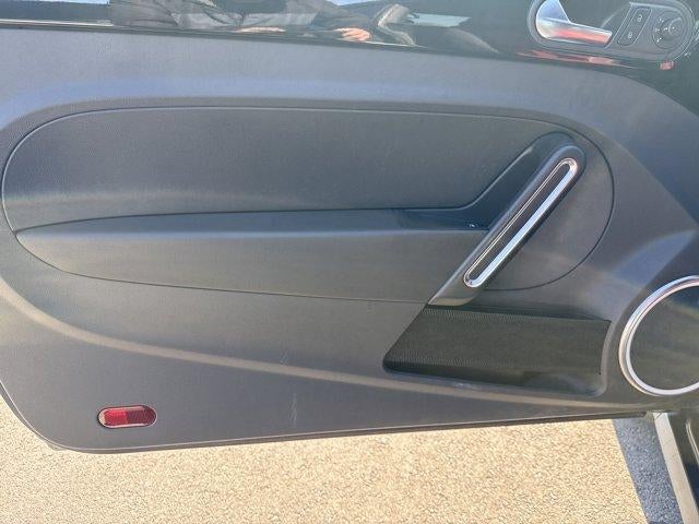 2012 Volkswagen Beetle 2dr Cpe DSG 2.0T Turbo