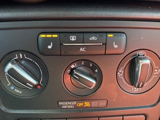 2012 Volkswagen Beetle 2dr Cpe DSG 2.0T Turbo